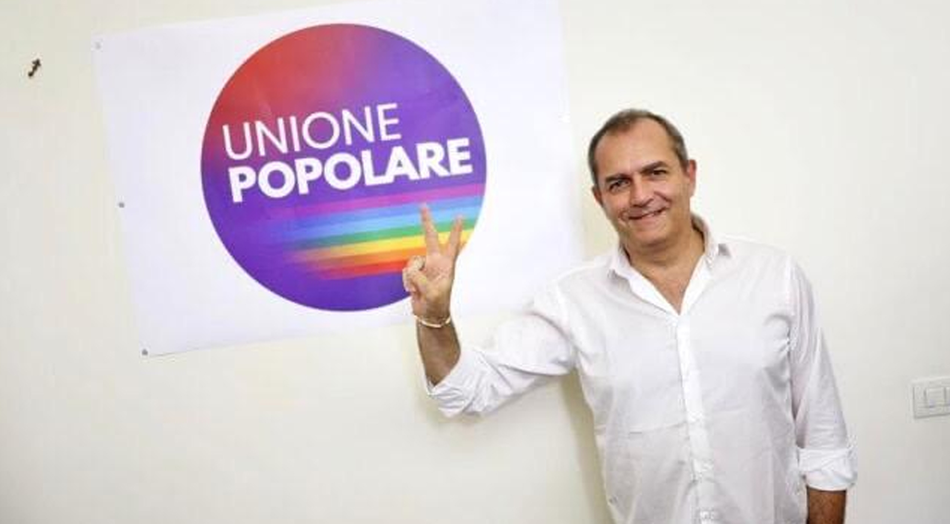 Luigi De Magistris presenta una nuova lista, “Unione popolare”, che vuole partecipare alle elezioni legislative del 25 settembre. È la settima lista “antisistema” che dovrà raccogliere le firme entro il 22 agosto