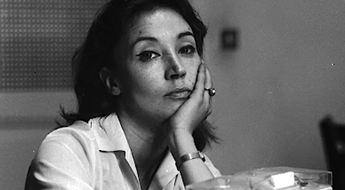 Oriana Fallaci alle Elezioni non voterebbe: «Non simpatizzo con la Destra più di quanto non simpatizzi con la Sinistra. Mi considero una rivoluzionaria. Per me la Rivoluzione significa dire “No”. Significa lottare per quel “No”. Attraverso quel «No”, cambiare le cose»