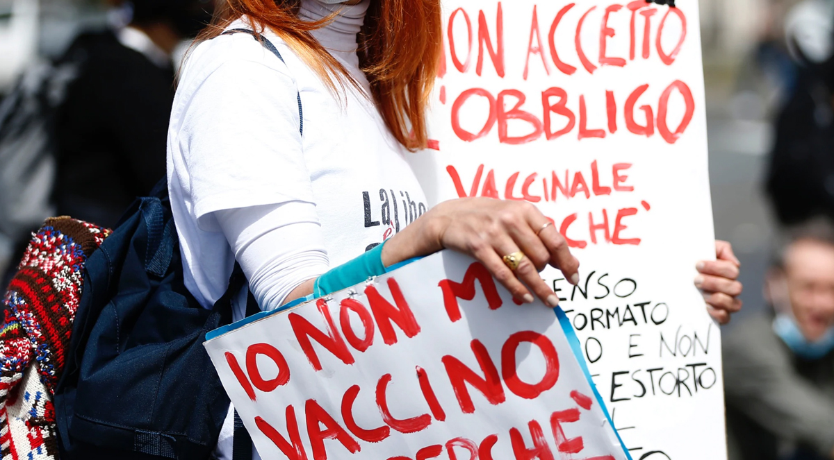 AGI: “Il Ministero delle Finanze ha chiesto la sospensione delle multe ai non vaccinati”