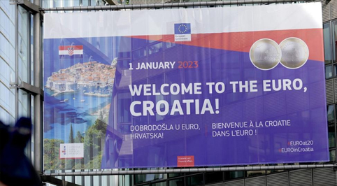 MAGDI CRISTIANO ALLAM: “La Croazia e la dannazione dell’euro. In 24 ore i prezzi sono volati. Il problema non sono i commercianti che speculano, ma è l’euro che è strumento di speculazione”