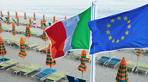 OPEN.ONLINE“L’Italia difende i piccoli imprenditori balneari prorogando di un anno la messa all’asta degli stabilimenti imposta dall’Unione Europea che che ha aperto una procedura d’infrazione”