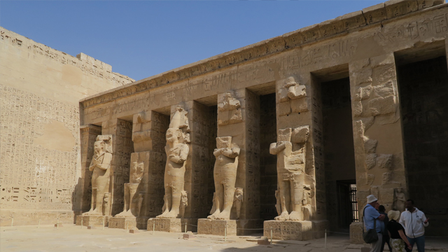 ISABELLA MECARELLI: “VIAGGIO IN EGITTO – Il romanzo dell’Egittologia – (capitolo 4 – segue) – “vedi galleria fotografica“
