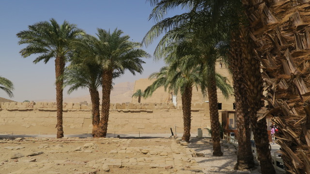ISABELLA MECARELLI: “VIAGGIO IN EGITTO – Nel Tempio di Medinet-Habu – (capitolo 5 – segue) “vedi galleria fotografica”