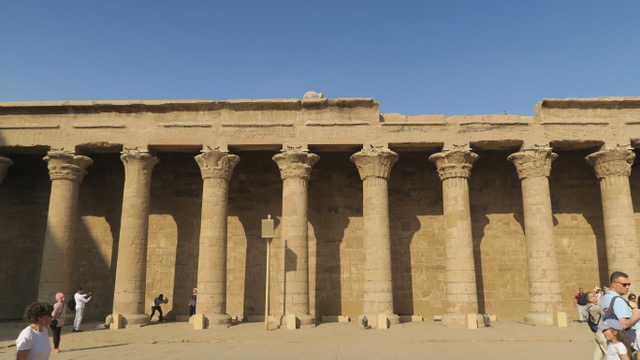 ISABELLA MECARELLI: “VIAGGIO IN EGITTO – Il Tempio di Edfu – (capitolo 11 – segue) – vedi galleria fotografica