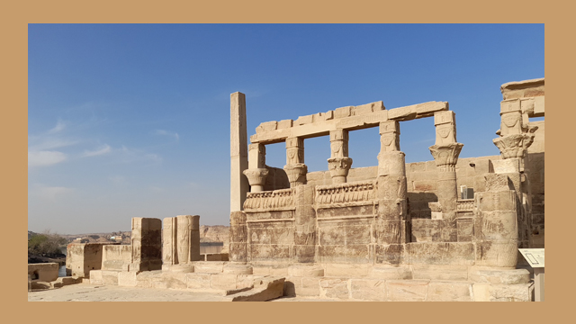 ISABELLA MECARELLI: “VIAGGIO IN EGITTO – Nel Tempio di Iside – (capitolo 26) – vedi galleria fotografica