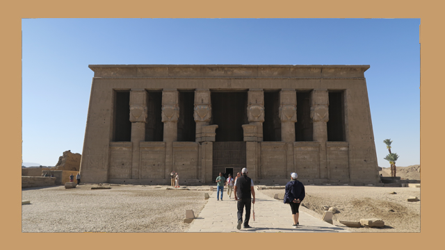 ISABELLA MECARELLI, “VIAGGIO IN EGITTO” – Nel tempio di Hathor – (capitolo 40) – vedi galleria fotografica